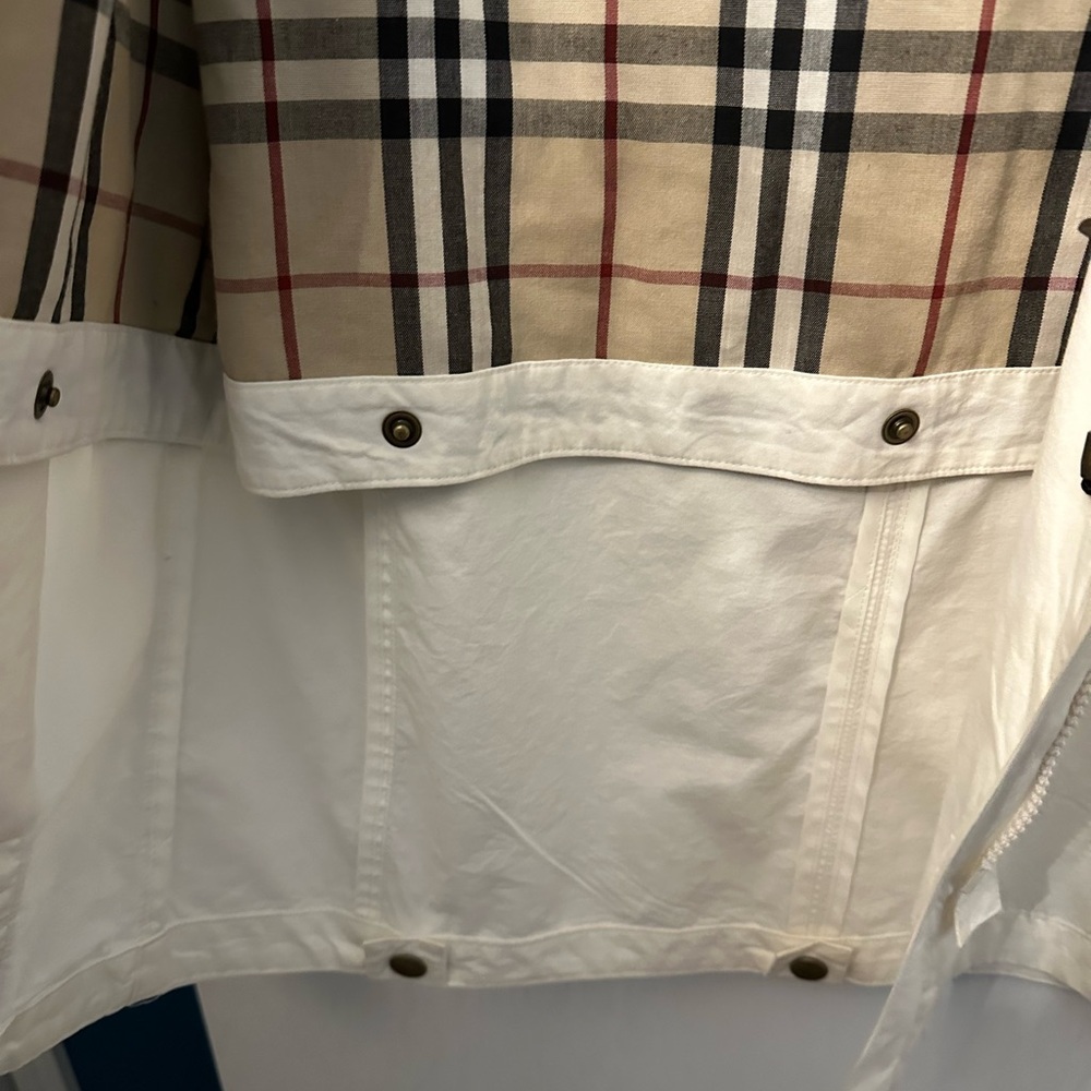 Burberry White Raincoat/Windbreaker with Hood - Size M - Picture 7 of 15